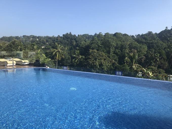 <b>游泳池的水如何處理，才能讓泳池水質(zhì)管理毫無(wú)壓力呢？</b>