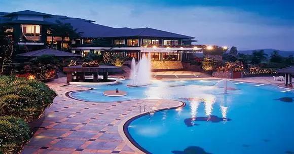 游泳池清潔難題終結(jié)者，水底吸塵器真的好用嗎？