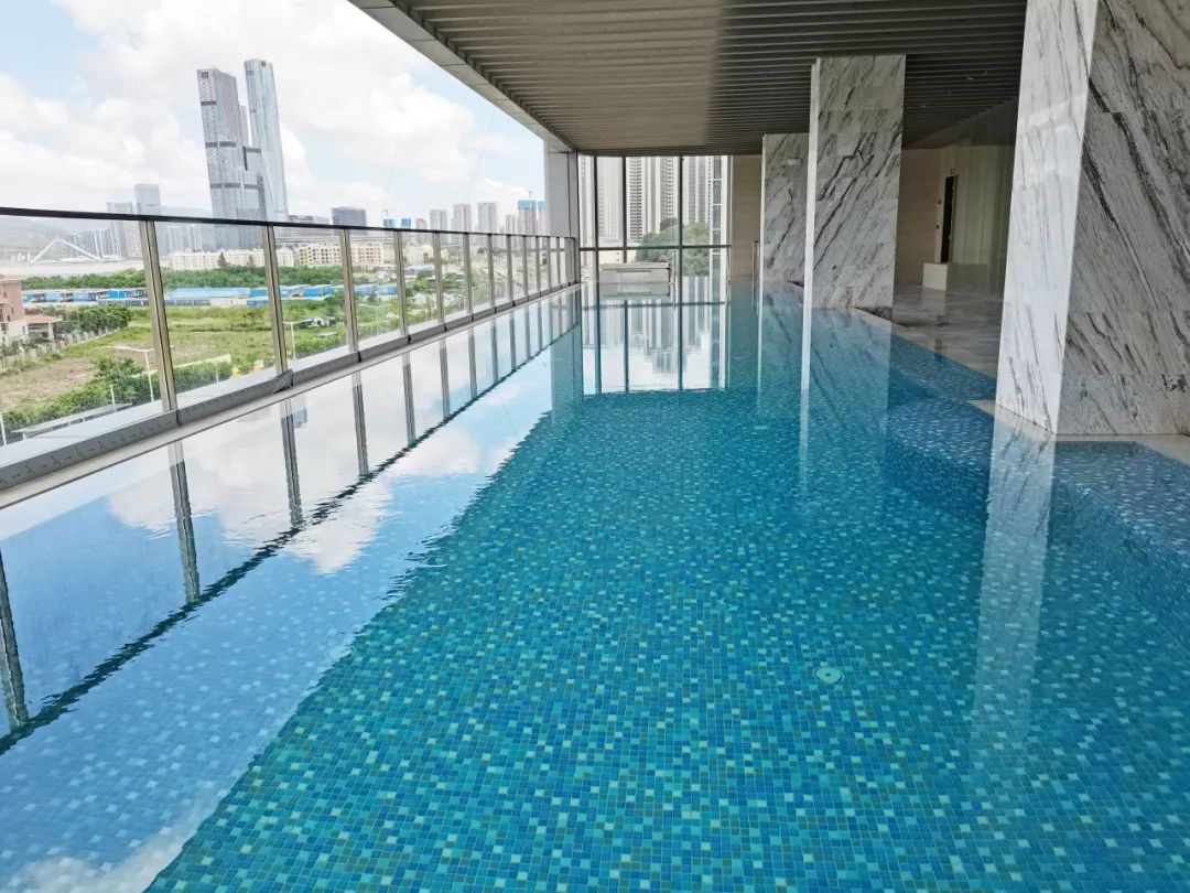 <b>如何選擇適合自己游泳池的砂缸過濾器？</b>