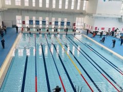 恒溫別墅游泳池有必要裝嗎？全年暢泳的設計與運營成本解析！