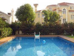 <b>別墅小院裝游泳池夠嗎？6㎡迷你泳池方案，孩子能嬉水，還不占花園空間！</b>