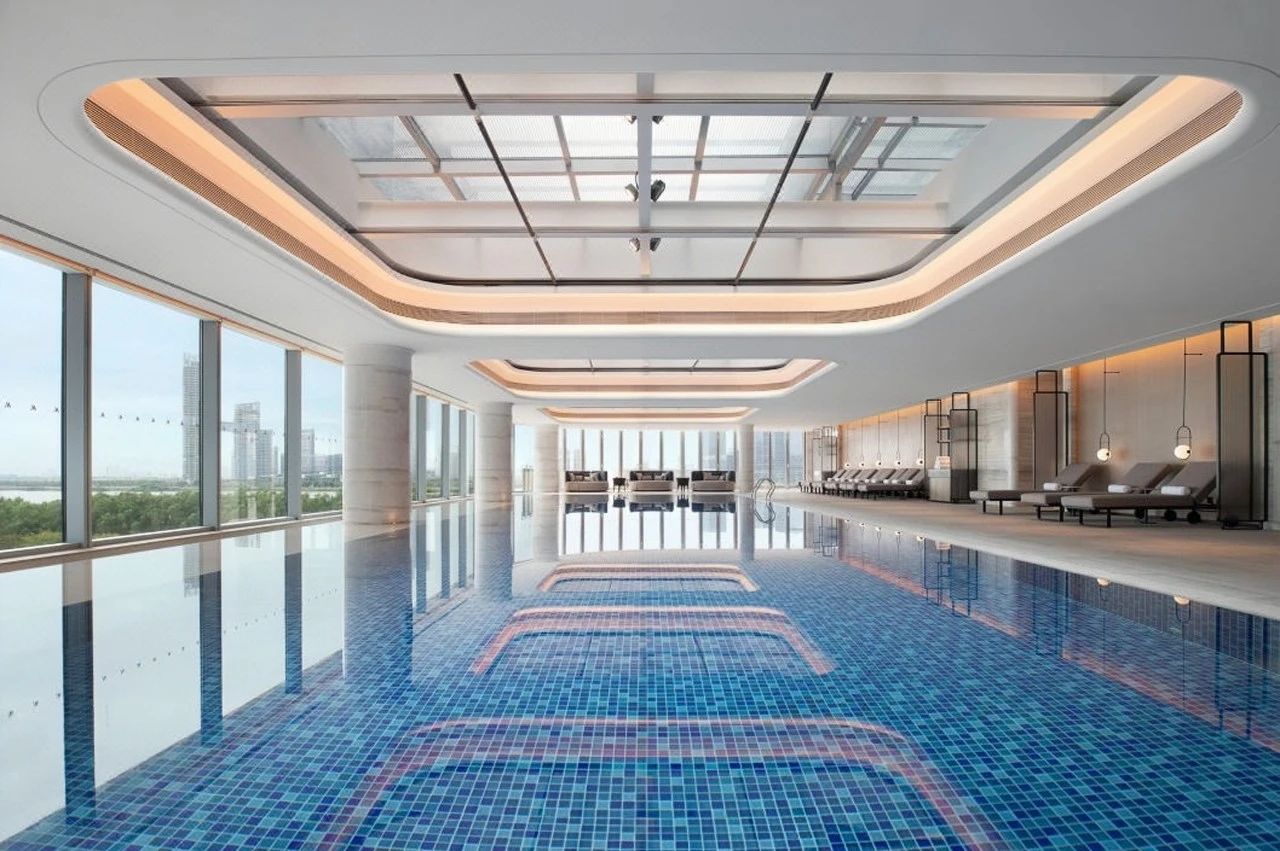 游泳池水處理怎么節(jié)水？戴思樂全自動游泳池珍珠巖過濾器系統(tǒng)反洗耗水直降！